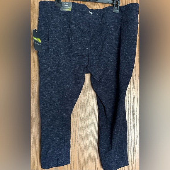 Tek Gear size 2X capri leggings - Picture 2 of 11